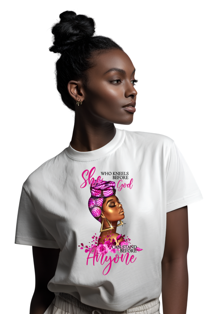 T-Shirt "She who kneels before God"